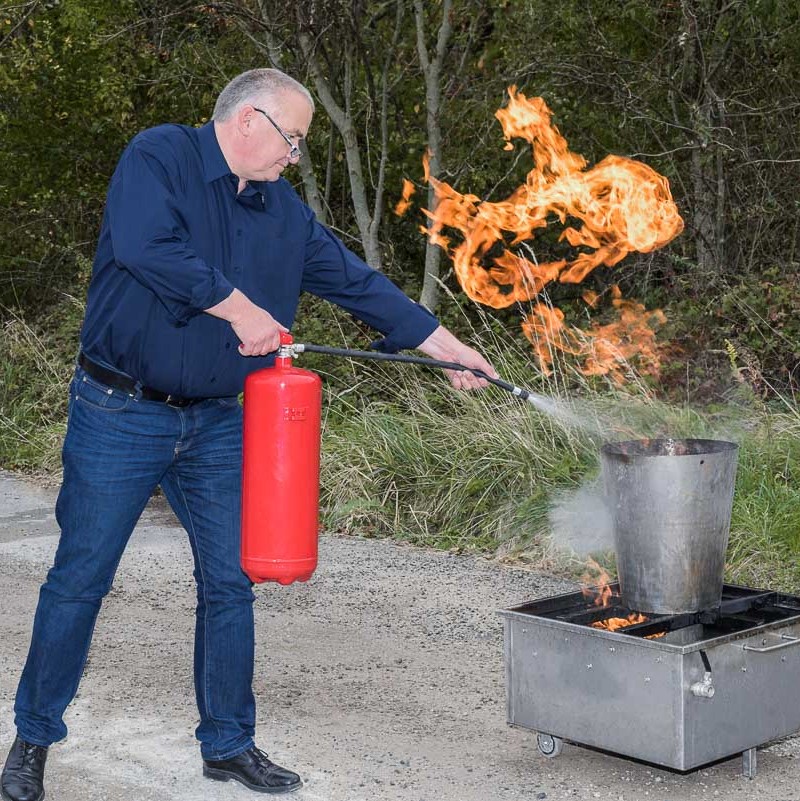 Feuerlöscher – richtig einsetzen! - Jost Brandschutz